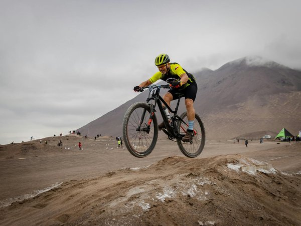Le padel P25 : le cross-training ludique pour garder le réflexe et le cardio hors de l'eau